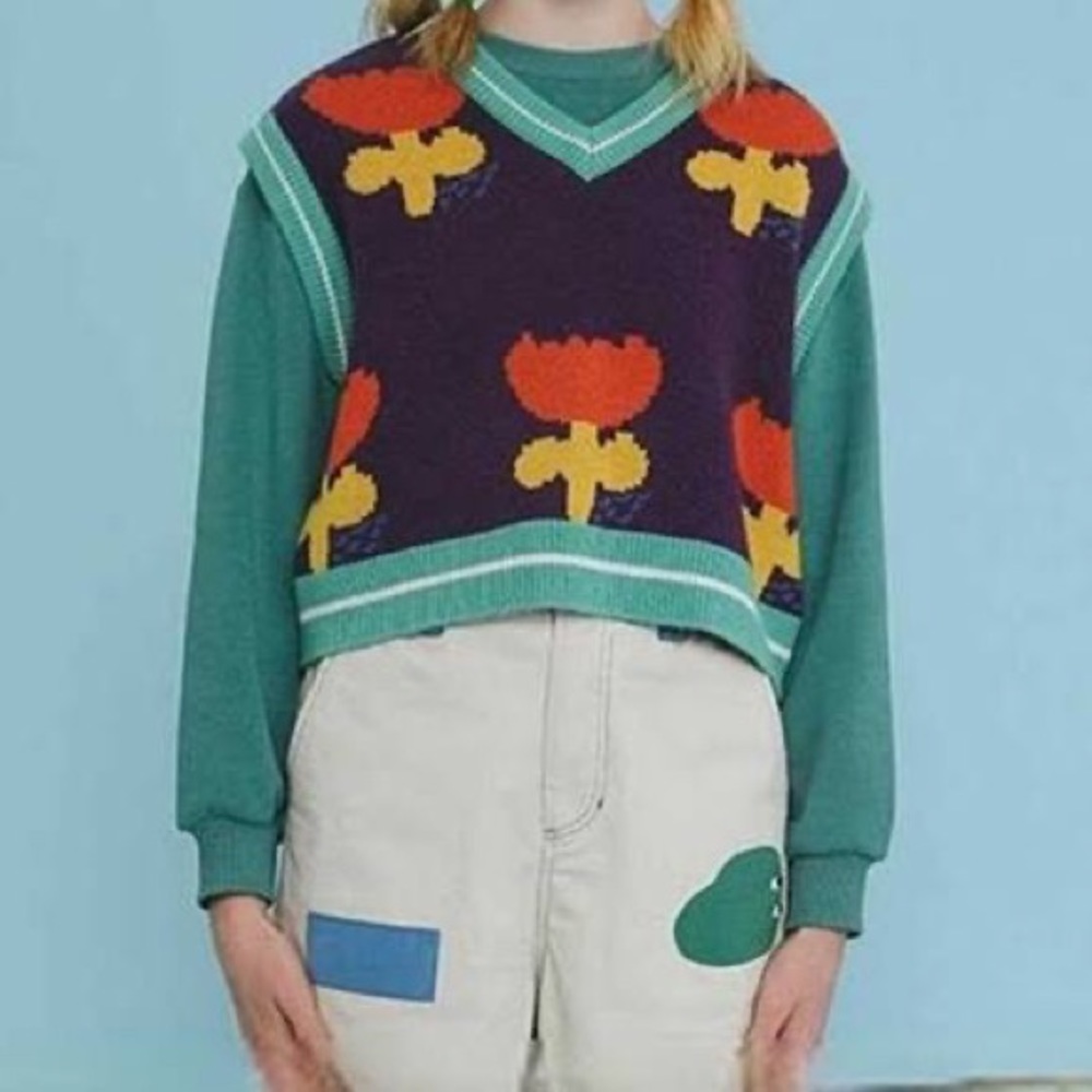 Kina and Tam Tulip Vest